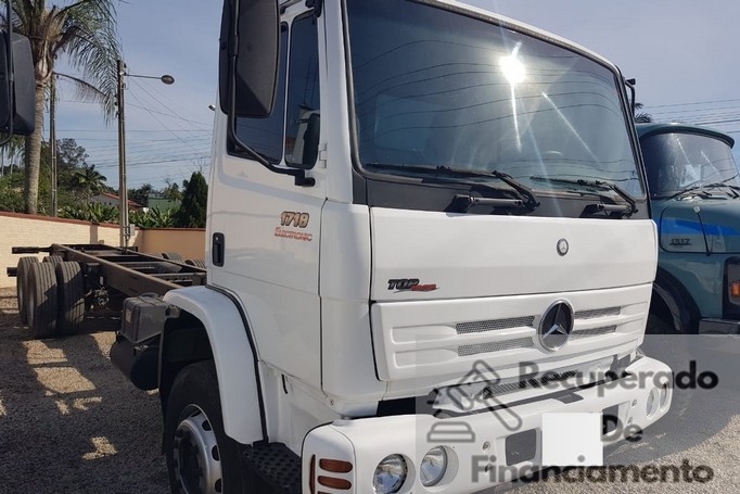 MB1718 Mercedes Benz - 09/09